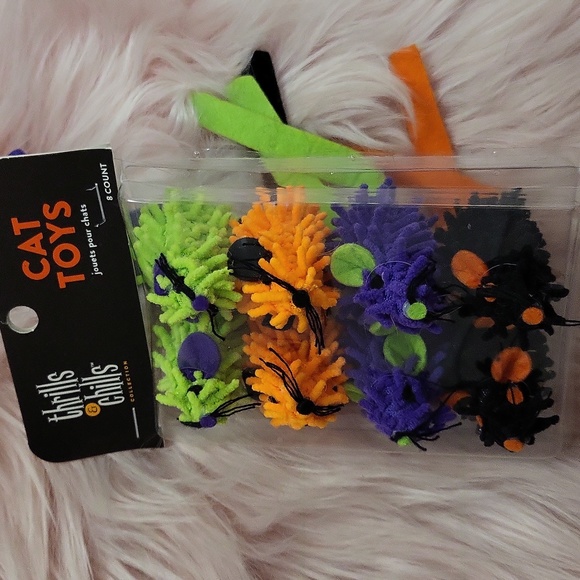 Brand New HOLIDAY INSPIRED THRILLS & CHILLS CAT TOY-8CT. - Picture 4 of 4